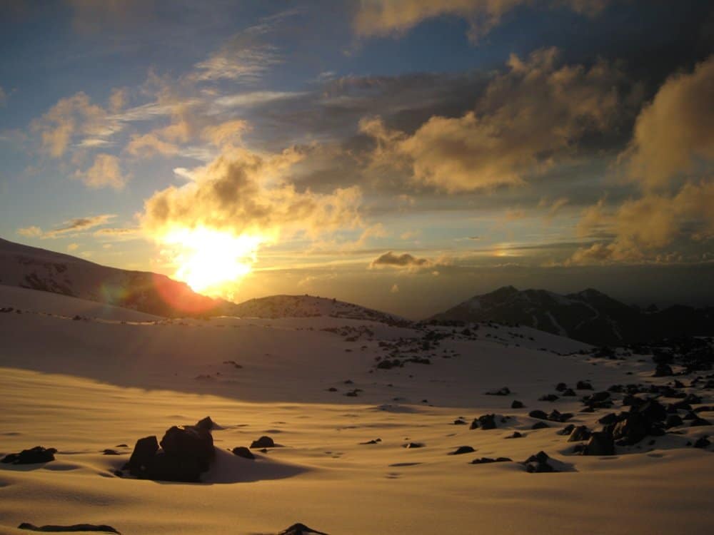ascent to elbrus from the north side snowrush company восхождение на эльбрус с севера