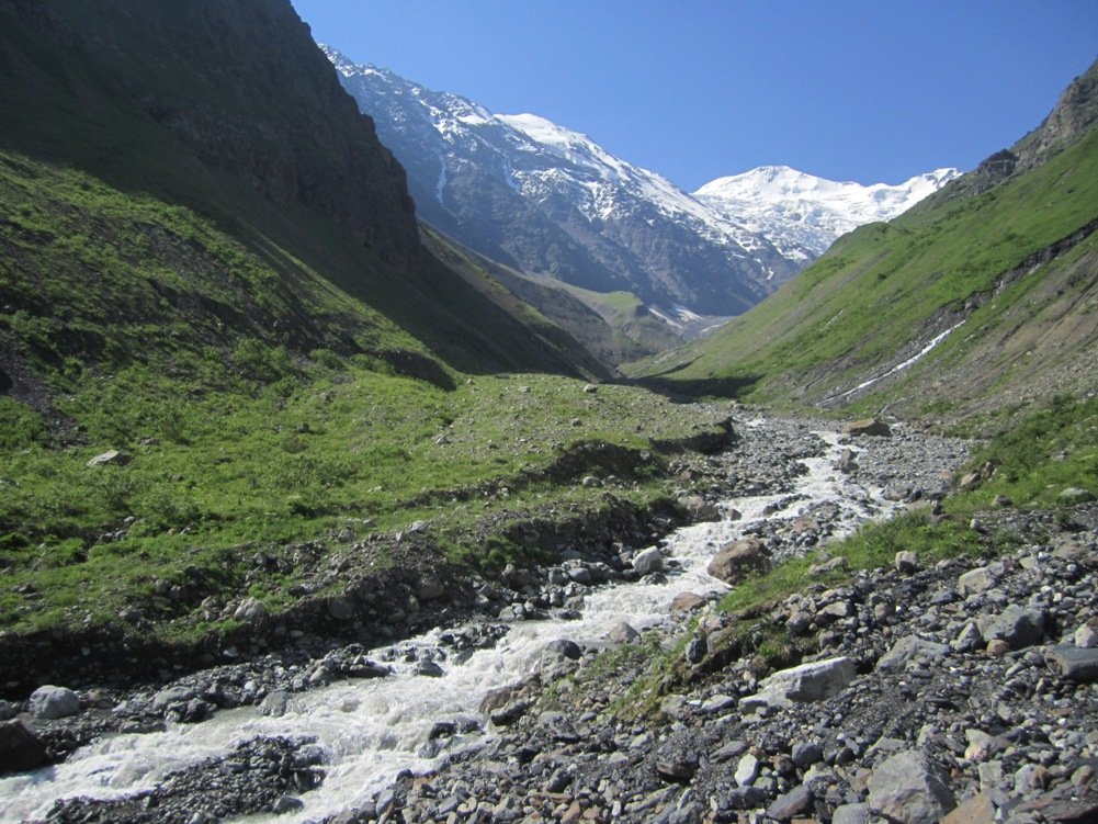 ascent to Kazbek from north side. snowrush company восхождение на Казбек с севера
